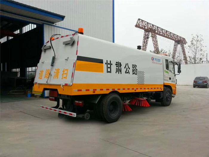 東風(fēng)新款D913掃路車(chē)|9噸掃路車(chē)