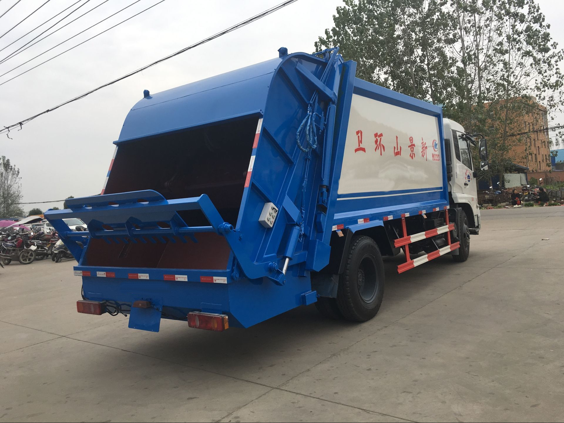 東風天錦壓縮式垃圾車|12噸壓縮垃圾車