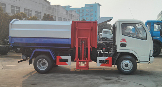 東風小卡自裝卸式垃圾車
