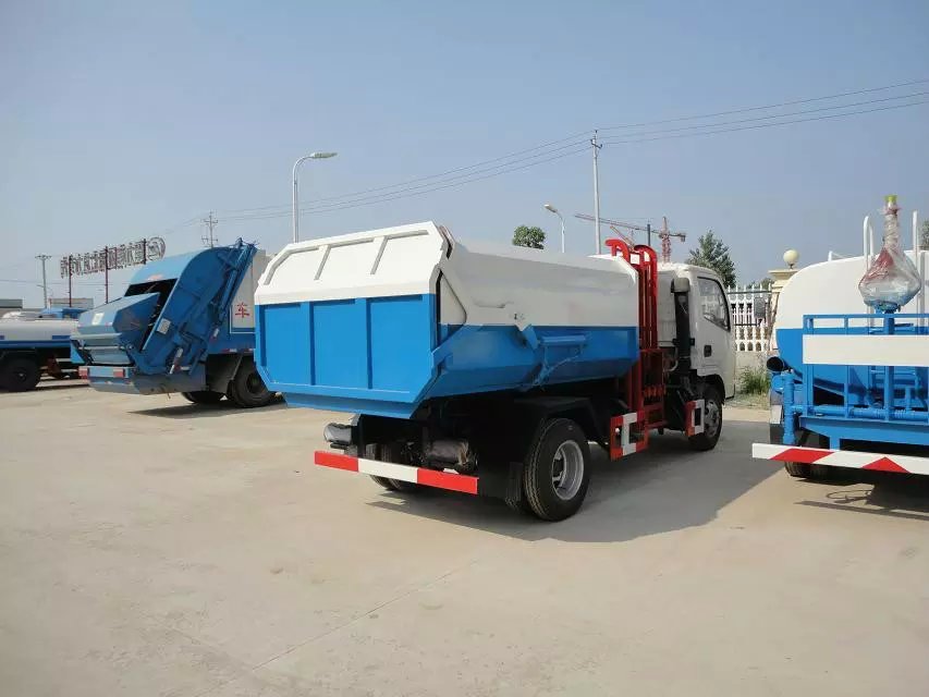 東風小卡自裝卸式垃圾車