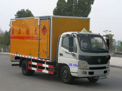 程力威牌CLW5080XQYB4型爆破器材運輸車