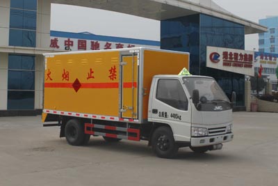 程力威牌CLW5040XQYJ4型爆破器材運輸車