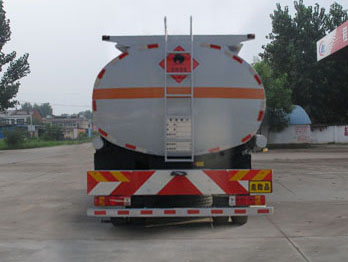 程力威牌CLW5310GJYC4型加油車