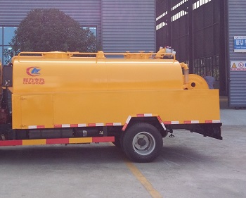 程力威牌CLW5071GQXE5型清洗車
