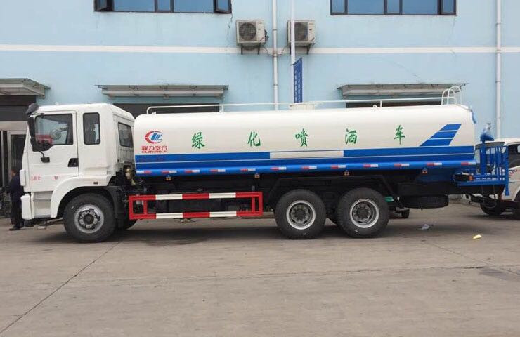 國五后八輪|東風(fēng)新款20噸灑水車