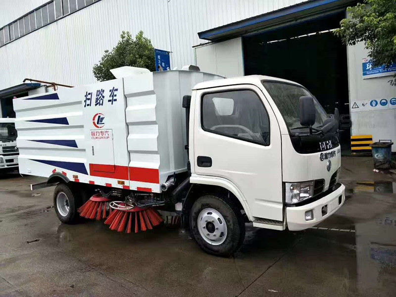 東風福瑞卡掃路車|6噸掃路車