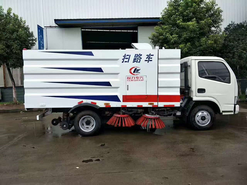 東風福瑞卡掃路車|6噸掃路車