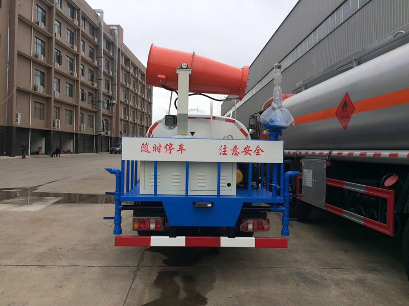 國三3噸噴霧灑水車|福田時代灑水車