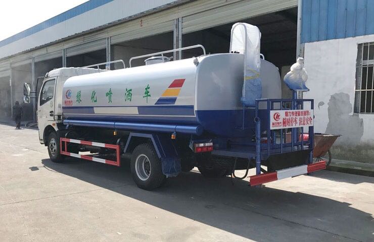 8噸灑水車|東風多利卡灑水車