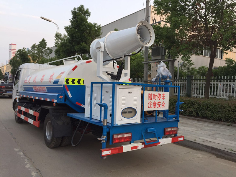 東風新款玉柴8噸噴霧灑水車
