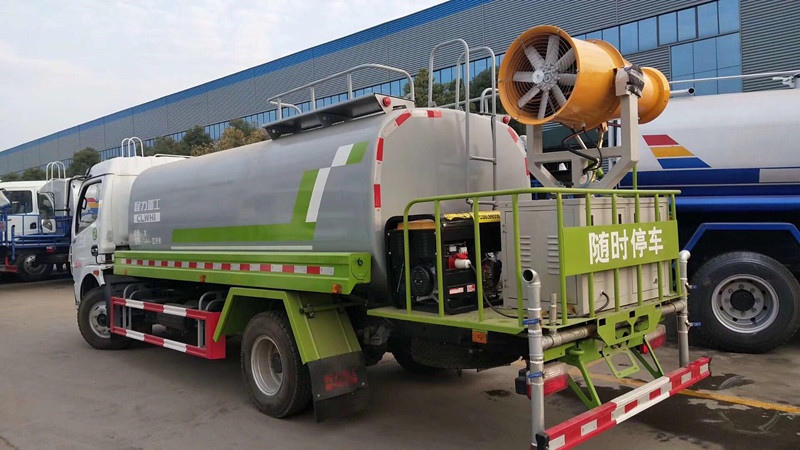 新款重工系列東風8噸噴霧灑水車