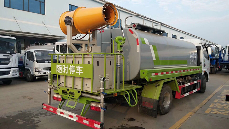 新款重工系列東風8噸噴霧灑水車