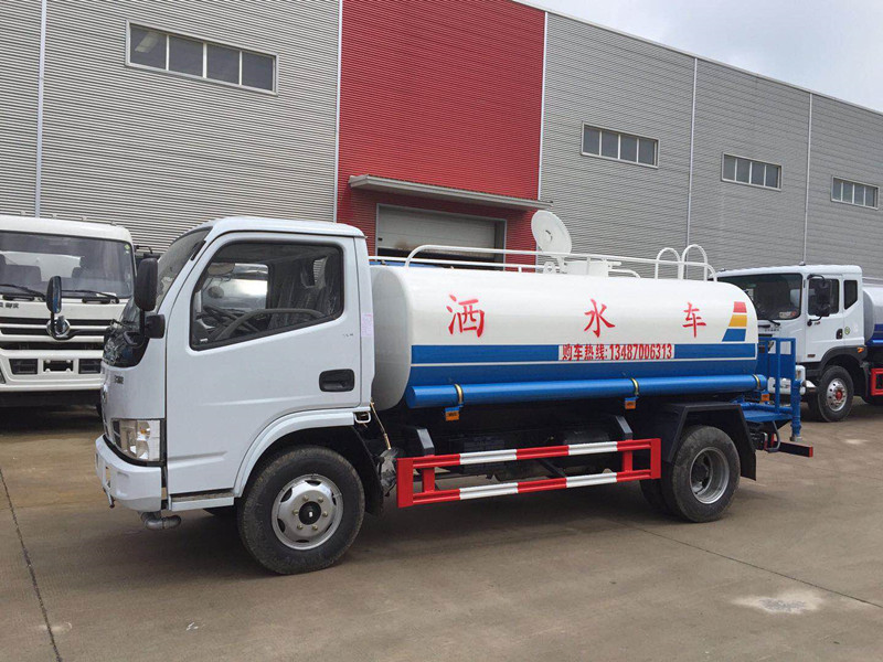 出口型國三東風5噸灑水車