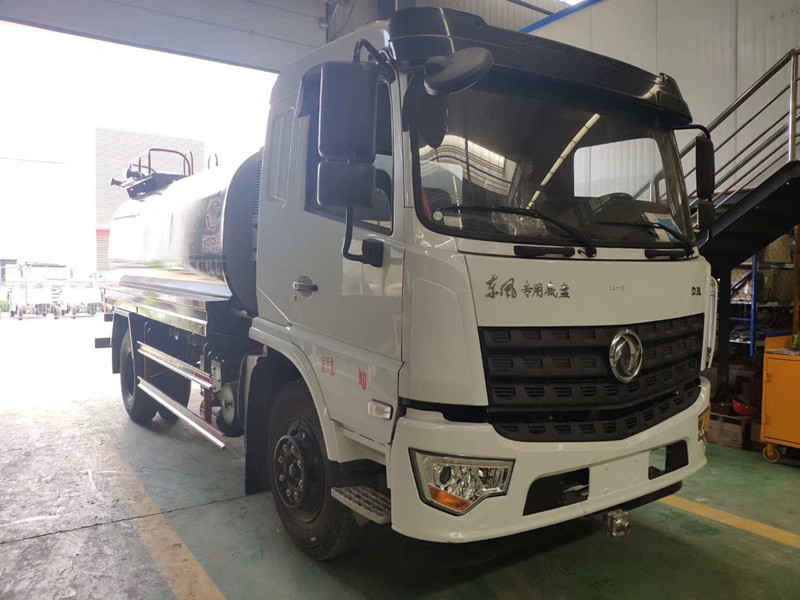 東風專底D3L型12噸噴霧灑水車