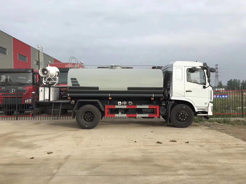 東風專底D3L型12噸噴霧灑水車