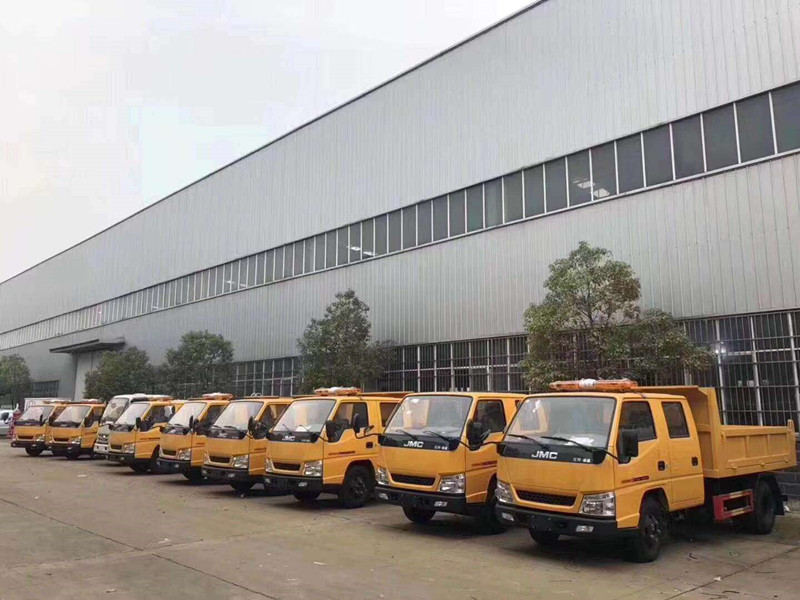 江鈴雙排自卸車
