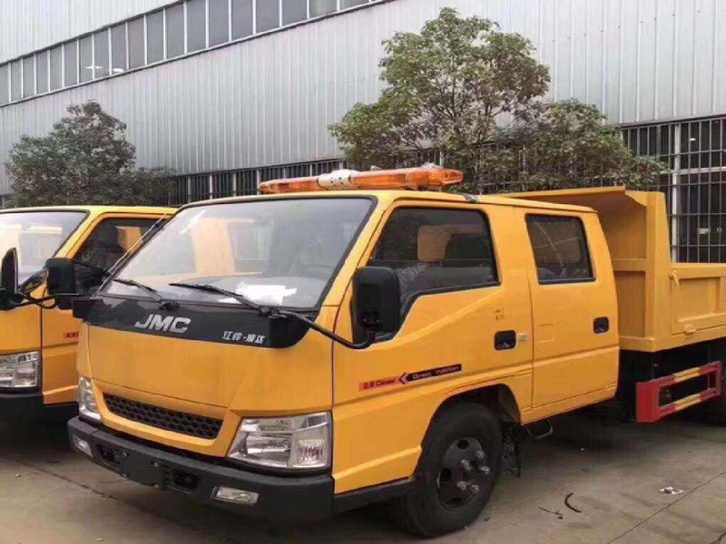 江鈴雙排自卸車