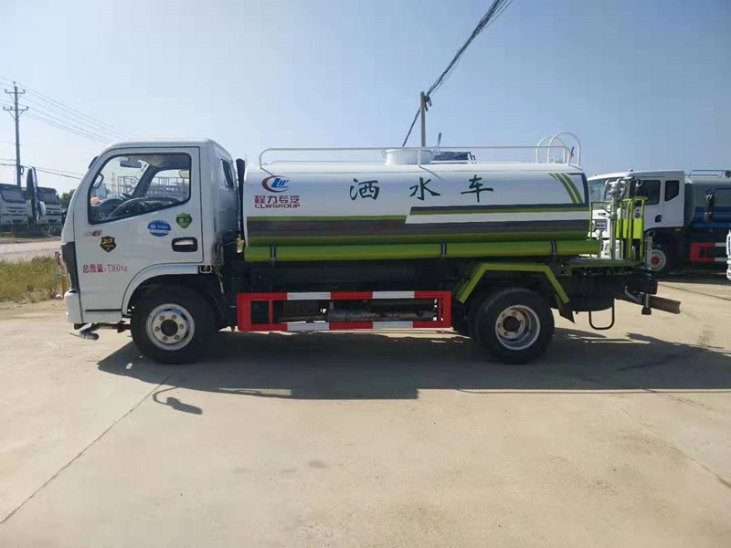 國六東風小多利卡5噸灑水車