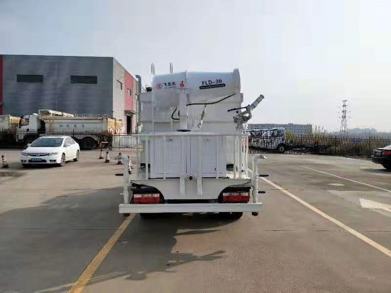 上藍(lán)牌國六東風(fēng)多利卡5方噴霧灑水車