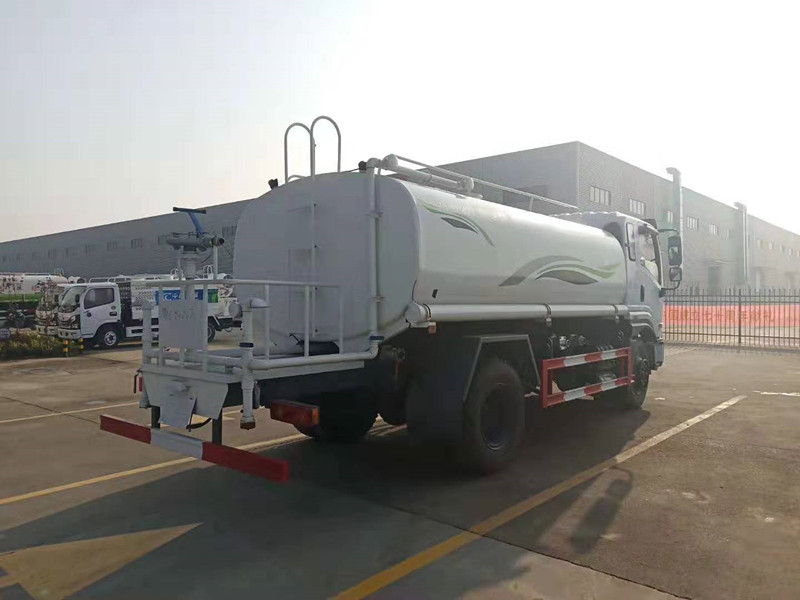國(guó)六東風(fēng)專底12噸灑水車