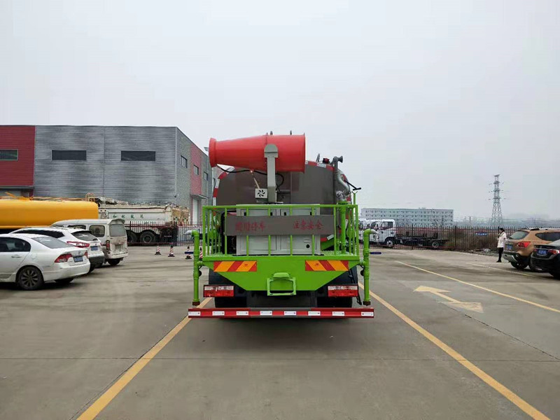 東風(fēng)D9系列12到15噸噴霧灑水車
