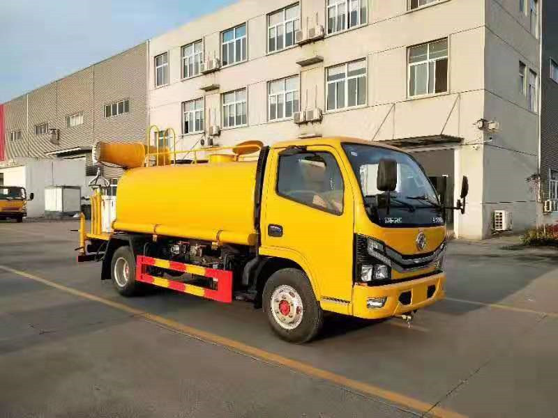 國六上藍牌5方灑水車帶霧炮機