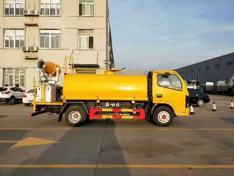 上藍牌國六5噸噴霧灑水車