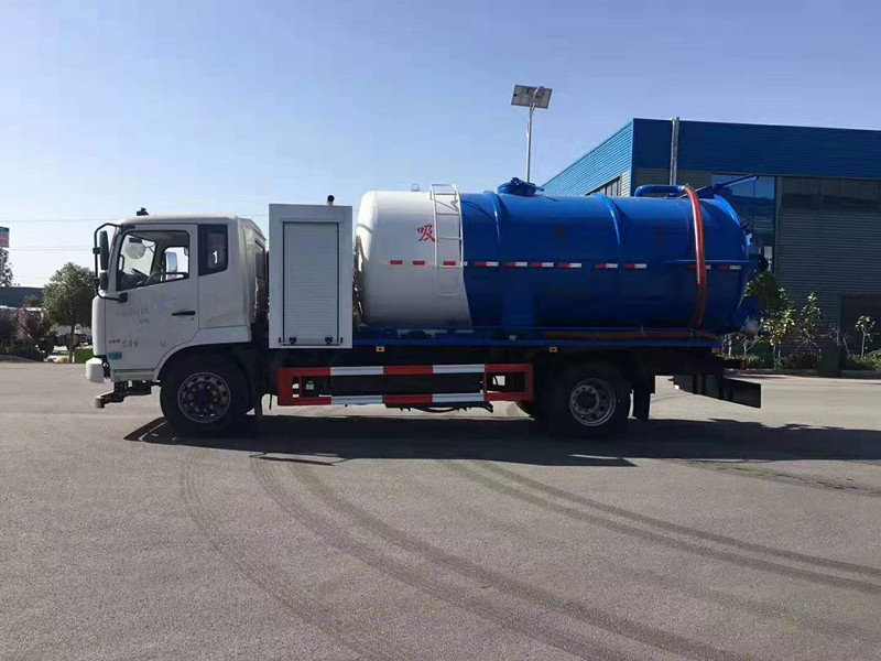 新東風天錦帶副發動機12方清洗吸污車