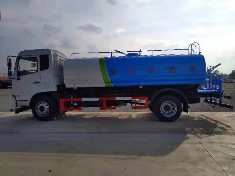 東風(fēng)天錦15立方灑水車