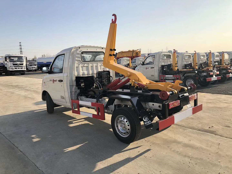 國六福田祥菱3方鉤臂垃圾車