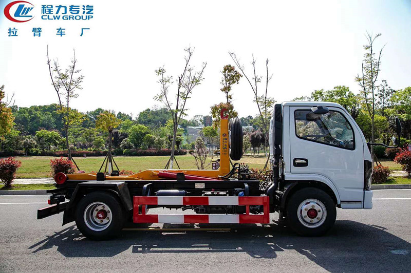 國六玉柴5方東風(fēng)多利卡鉤臂垃圾車