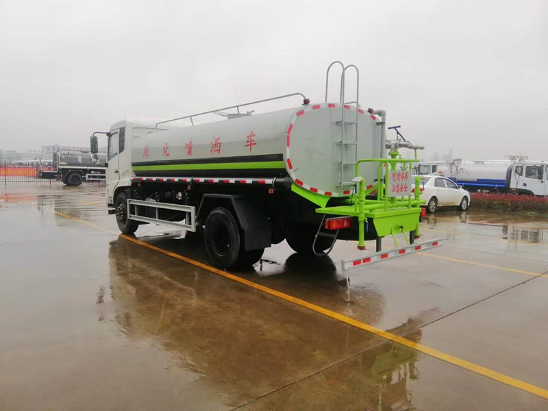 國(guó)六東風(fēng)天錦15噸灑水車(chē)