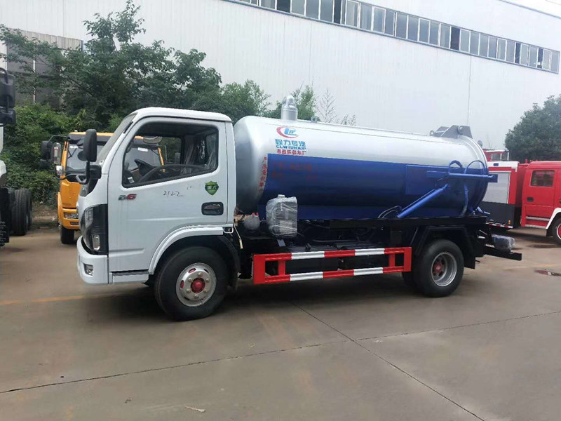 國六東風小多利卡5方吸污車