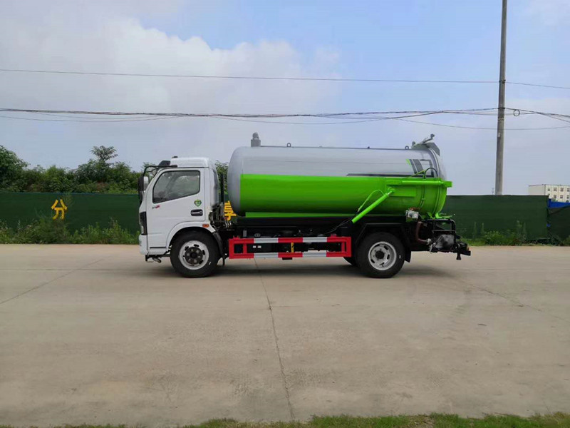 國六東風福瑞卡8方吸污車