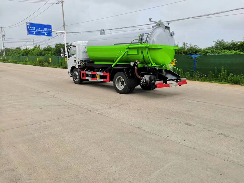 國六東風福瑞卡8方吸污車