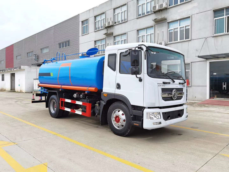國六東風D9藍紅新款15噸灑水車