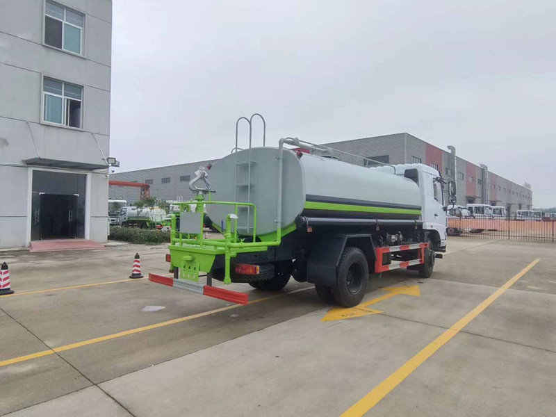 國六東風F5系列12.5方灑水車