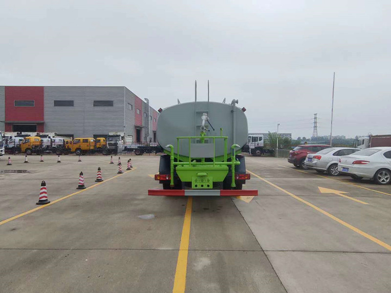 國六東風F5系列12.5方灑水車