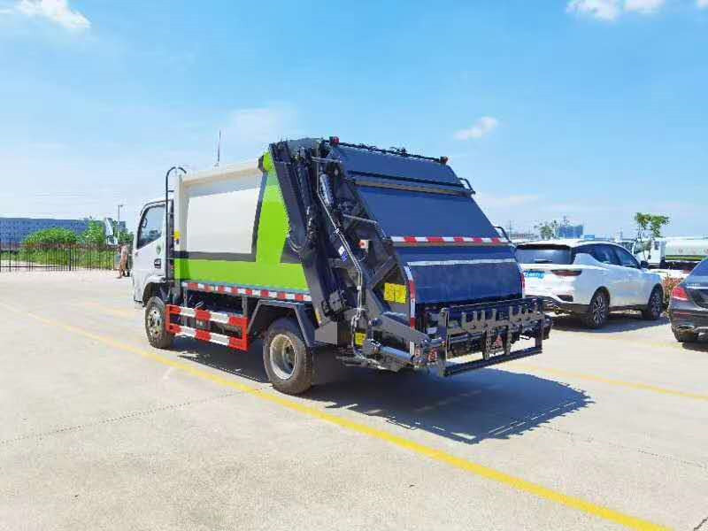 國六上藍牌東風6方壓縮垃圾車